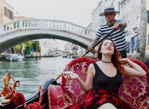 In #venice #venezia on my very first #gondola ride ✨ - Full gallery of my Venetian tourist escapades