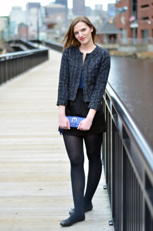 tightsobsession: Cropped top + mini skirt.Via Elevated Style Blog.