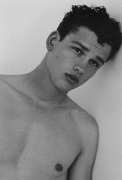 ledomsh:  Simon Nessman by Bruno Staub 