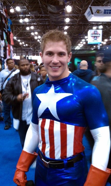 mjschryver:  Scott Herman as Captain America (3 of 4)Herman, at NYCC, working the Xbox 360 / Kinect booth (which featured a greenscreen photo op), promoting Marvel vs. Capcom 3: Fate of Two Worlds.Herman’s video diary about the experience is here.Herman