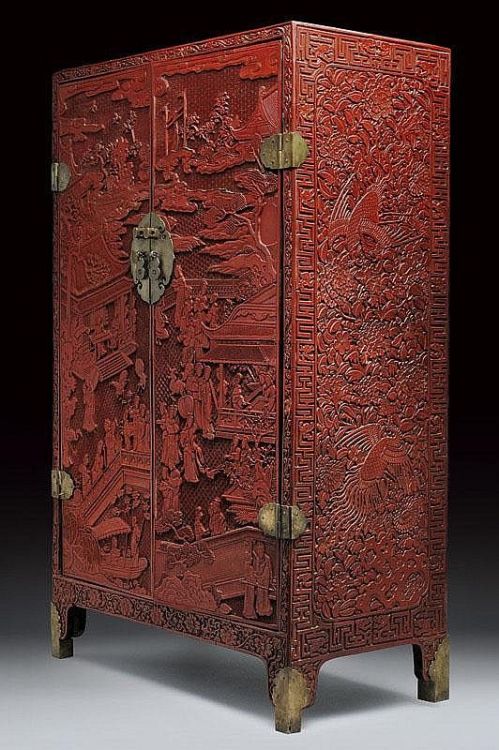 marylibra:Red lacquered cabinet16th CenturyChinaMing dynastyBeautiful manufacture, squared shape, fr