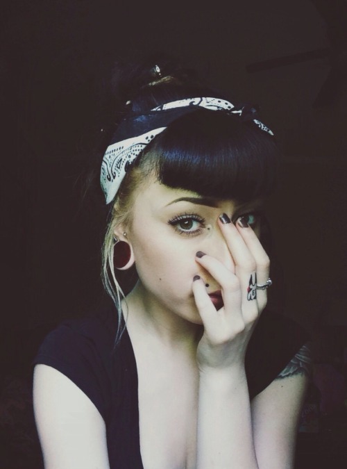 softgrunge-punk-girl:  -miranda-ann:  Too hot today  ✌💎🎀💐✌💎🎀💐✌