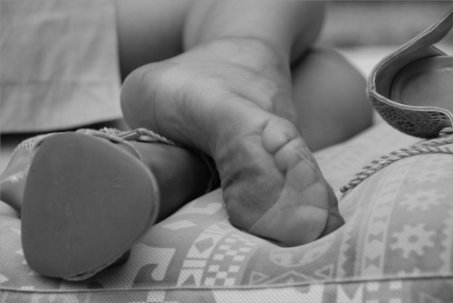 eyeluvfemfeet: Today’s update features 1st 5 pictures are side and bottom views of nylon feet,