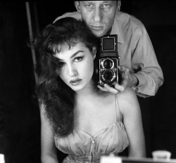 lifefreedom28:  Julie Newmar and photographer,