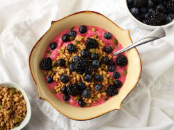 im-horngry:  Vegan Breakfast - As Requested! XRaspberry Mango Smoothie Bowl!