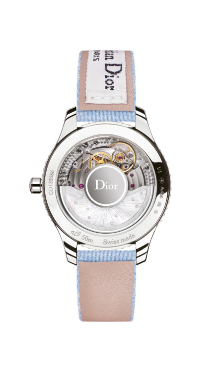 Dior Grand SoirNuance of the Monochromes Aquamarine, tsavorite green, chromifere tourmaline. At firs