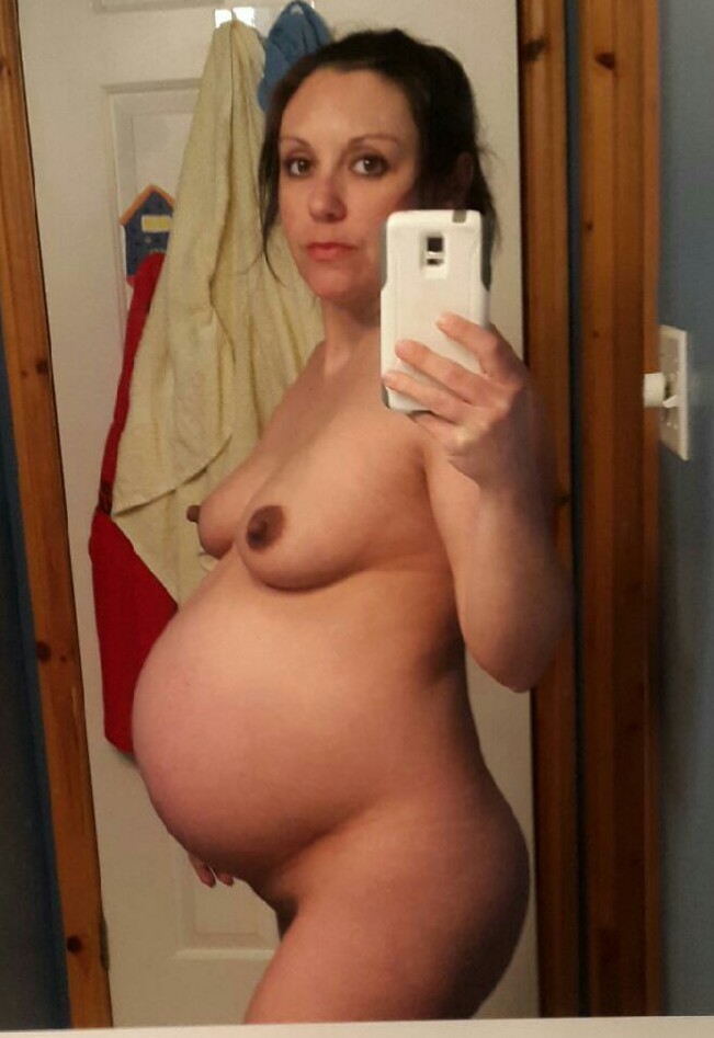 nikkimori:#pregnant #preggo #selfie #naked #nude #pussy  This is Dawn. She&rsquo;s