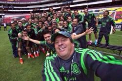 Edgarlopez36:  Mexico Selfie Game Is Strong !! 