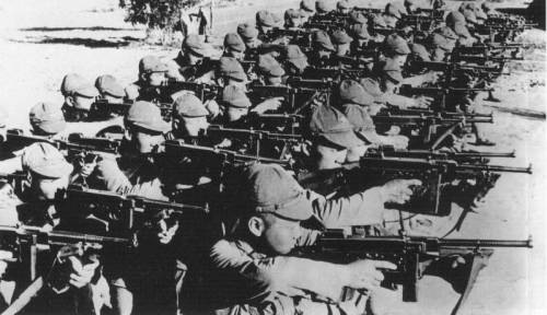 Chinese soldiers with Thompson submachine guns, 1930′s