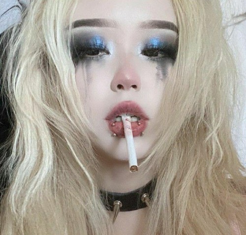 deadrottengirl111 - Dead rotten girl.