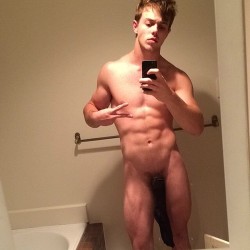 damnhugecock:  Wanna view more? http://ift.tt/11wEQv9