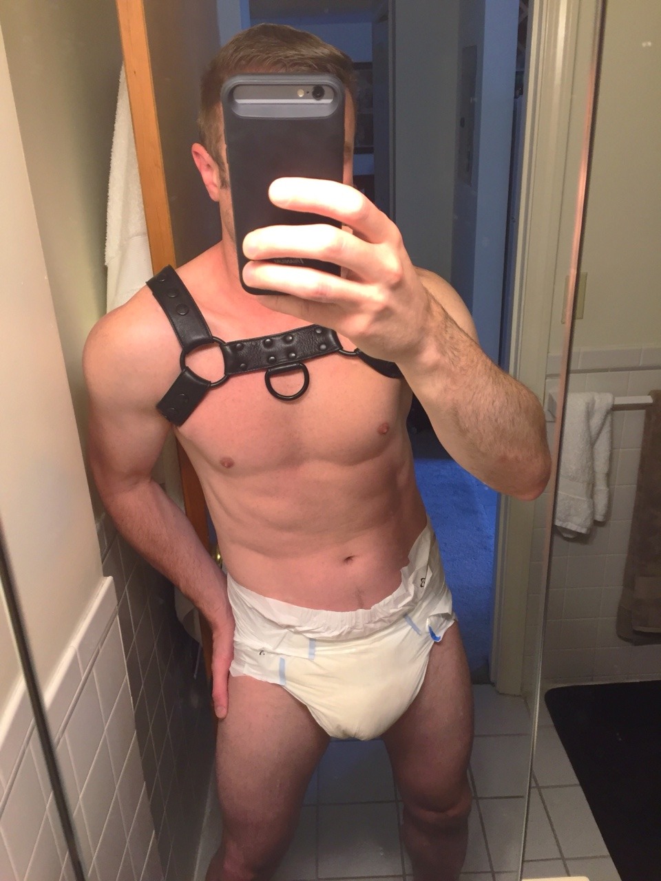 dyprboy:Harness, adidas, diapers. 