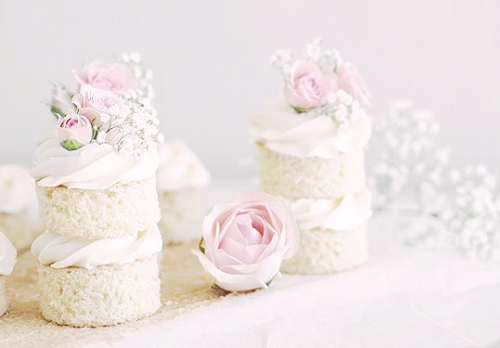 kiyumie:  Little wedding cakes // My edit