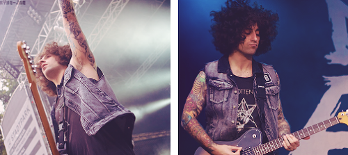 ryan-jon:  Fall Out Boy → Hamburg Stadtpark 28.07.13 (credit) 