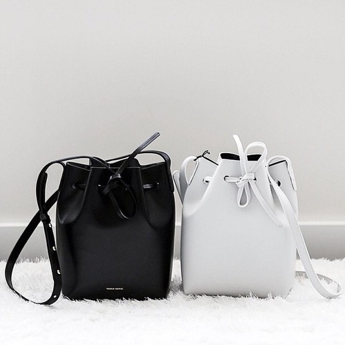 noirprada:  ➡ Black & White Fashion Blog. ⬅   