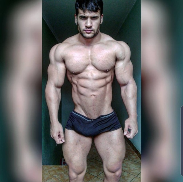 Porn bigmusclebr:This is the true power of testosterone! photos