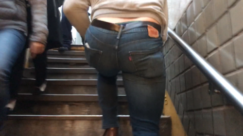 chunkcakes: Subway Stairs pictures