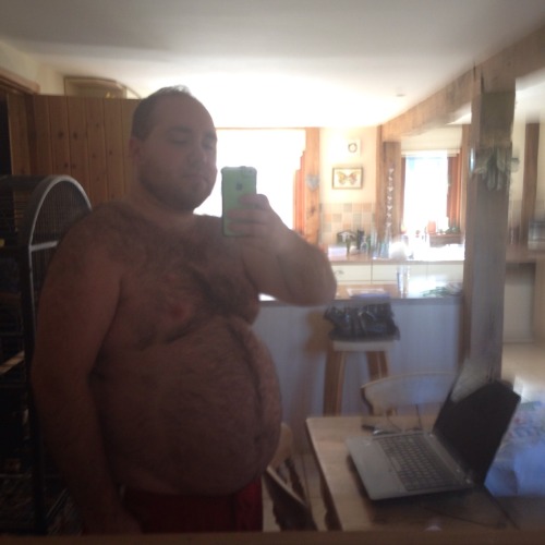 growingmygut:  Tummy Tuesday - 235lbs empty but feeling huge