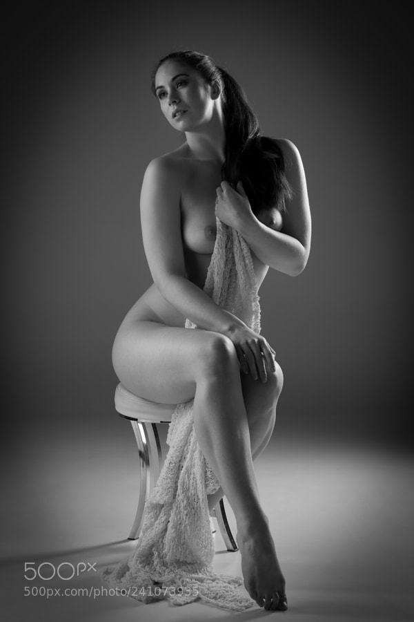 omgchoppedgoateedinosaurfan:  Elle by dgphotography1