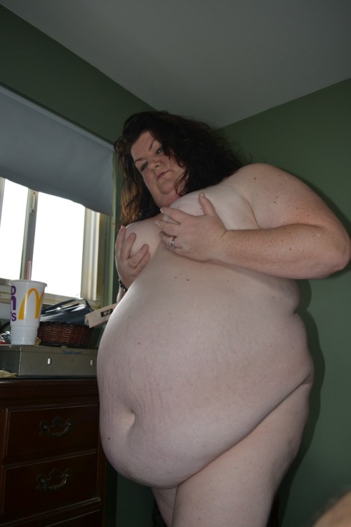 encelad7575: I’m a married 39 yr old BBW Slut HOTWIFE in a cuckold relationship from Michigan.
