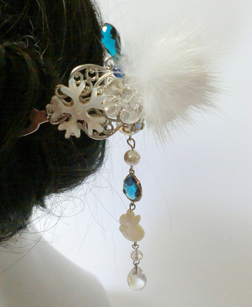 inkjadestudio: Winter Snowflake White Rabbit Chinese Hair Stick Hair Pin Stunning wintry silver fili