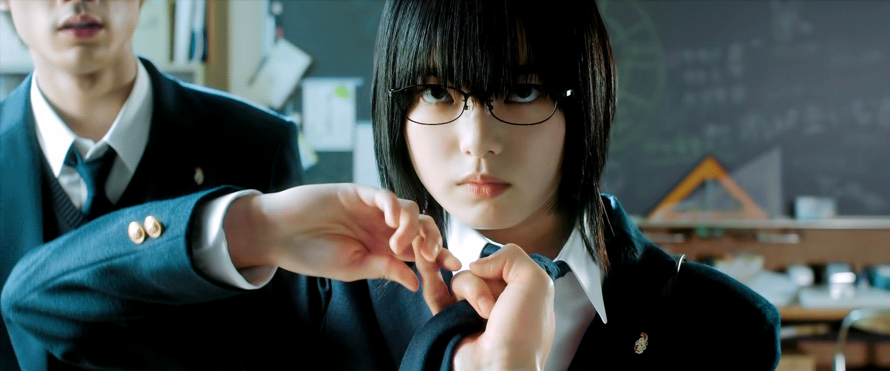 kawausotechico-caro:       響 HIBIKI 平手友梨奈 GIF 