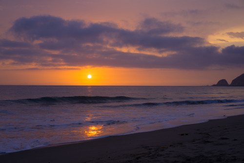 Took a day off and went to Point Mugu to relax. I was treated to a beautiful sunset for my troubles 