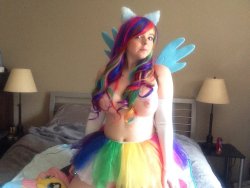 dirty-gamer-girls:  [MLP:FiM] Humanized Rainbow Dash by Cheza2920 Dirty Gamer Girls