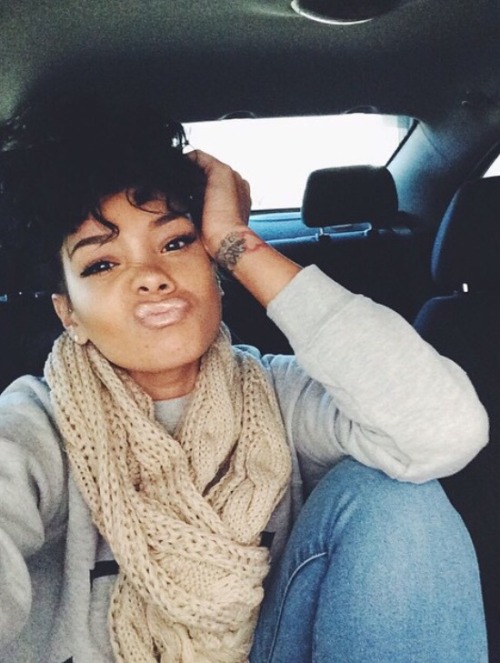 xpensive-queen:  viewsfroma-90sbaby:  http://viewsfroma-90sbaby.tumblr.com/  Cocvinex Fashion
