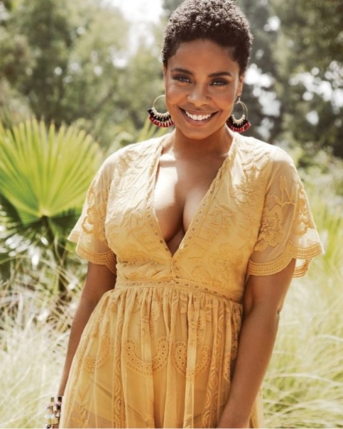 theambassadorposts:  Sanaa Lathan is shining on the June issue of Health Magazine  