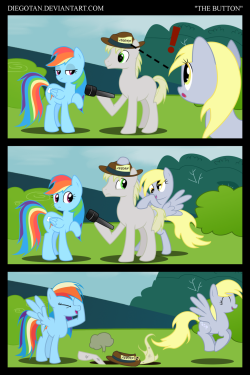 mlpfim-fanart:  Rainbow Dash and Derpy in ”The Button” by ~DiegoTan  XD! Oh Derpy &lt;3