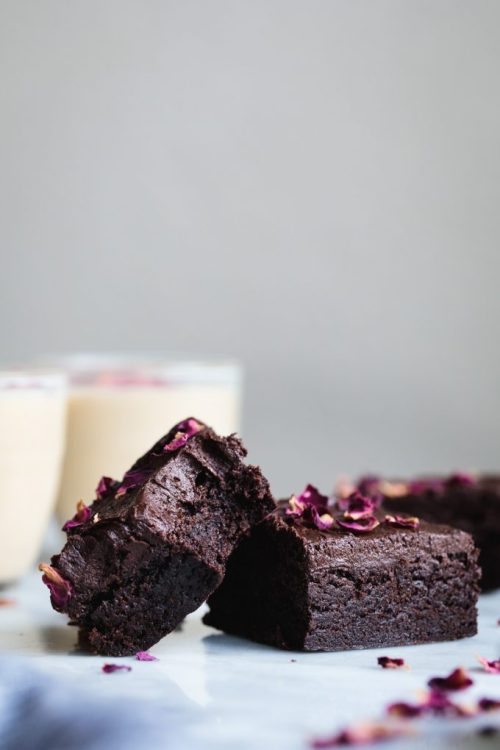 sweetoothgirl:Frosted Earl Grey Brownies with Rose Petals