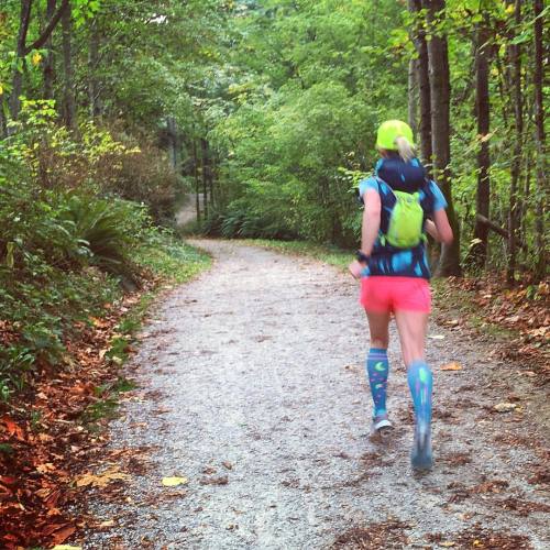 A mix of trails and road for today&rsquo;s 16 mile run. And - I love my new @procompression drea