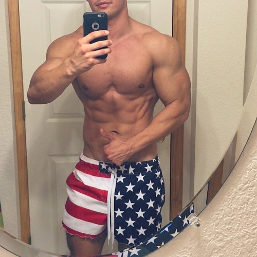 lumbrjax:  Instagram user @danrockwellfitness http://ift.tt/1HBJtKI 