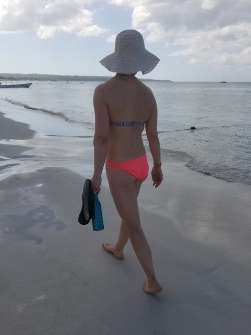 When your hubby is walking behind you on the beach with the camera… I think he took about 10-20 pics