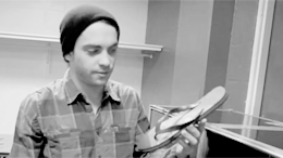 paramores: “Oh gosh, YES! Okay, keep calm Valentina, keep calm. I love Taylor York gifs so muc
