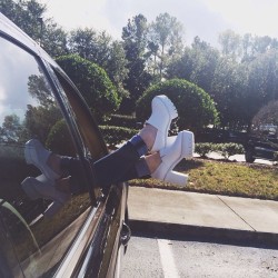 magicalpetals:  Cool White Leather Shoes (free shipping) 