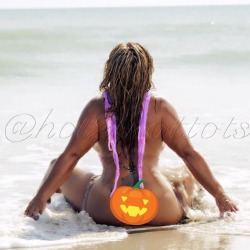 I have some great pics and vids for sale. Email me at hotsytotsy2265@gmail.com m &hellip;..this one without the pumpkin is a hot pic if i say so myself. Hahaha good night everyone &hellip;it’s been a long day. I hope your all doing well and are happy!!