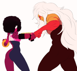 happyds:  I cant get over that Garnets gauntlets