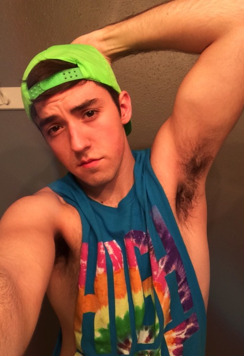 muskybro: mindthepup:  Post workout selfie?  pit funk