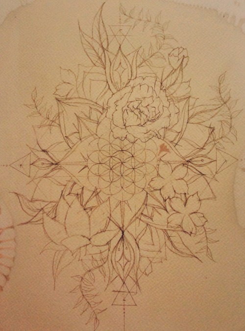 luna-patchouli:  I always love the sketch more than the finished piece.. It’s rough, like it’s melting.. 