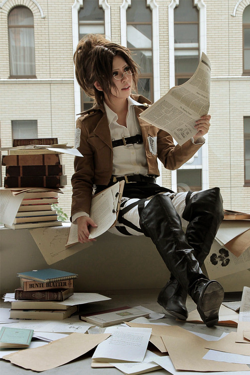 fuckyeahshingekicosplays:  Hanji Zoe 