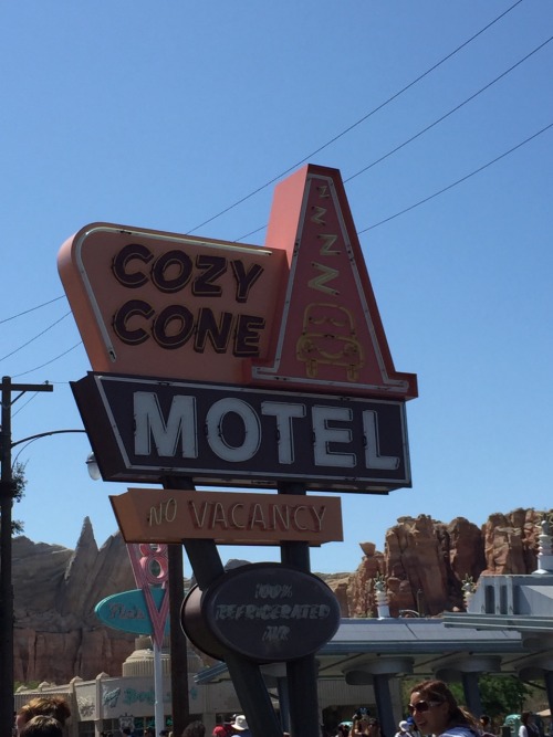 Dill pickle popcorn and Doc’s wild grape tonic- Cozy Cone Motel (California Adventure)