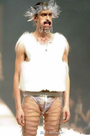 pollywar:  chickenforpresident:  jazzykatz:  roachpatrol:  fuckyeahchinesefashion: