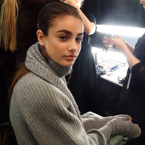 in-voguee:  Carolina Herrera Fall 2015