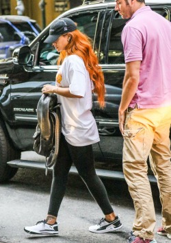 robyncandids:  July 8: Rihanna at a gym in