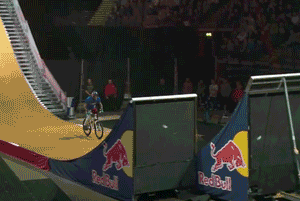 railinrutsandnailinsluts:  Worlds first Superman double backflip Source   15/12/13