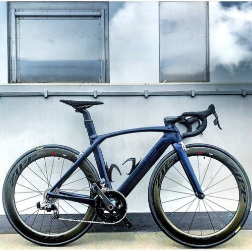 billionairebikeclub:Lunch Time Fiya!  . TREK  . Owner: @james.r.scott  . #repost #bicycle #bike #ins