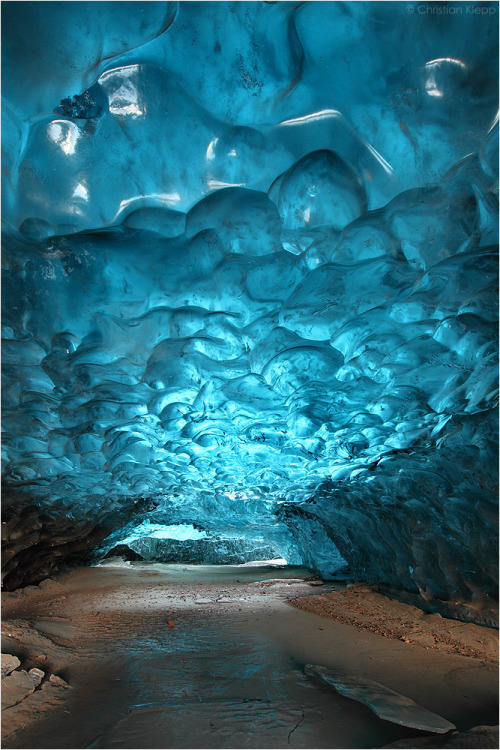 death-by-dior:  allthingseurope:  Skaftafell Ice Cave, Iceland (by www.lichtjahre.eu)  X 