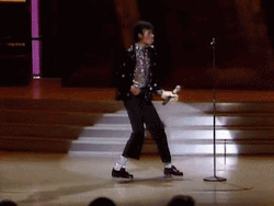 https://69.media.tumblr.com/f8b64e1a4f3cd0ec5cb7e19fd68c0591/tumblr_mnc9vvblCY1qd4mvdo1_400.gif
